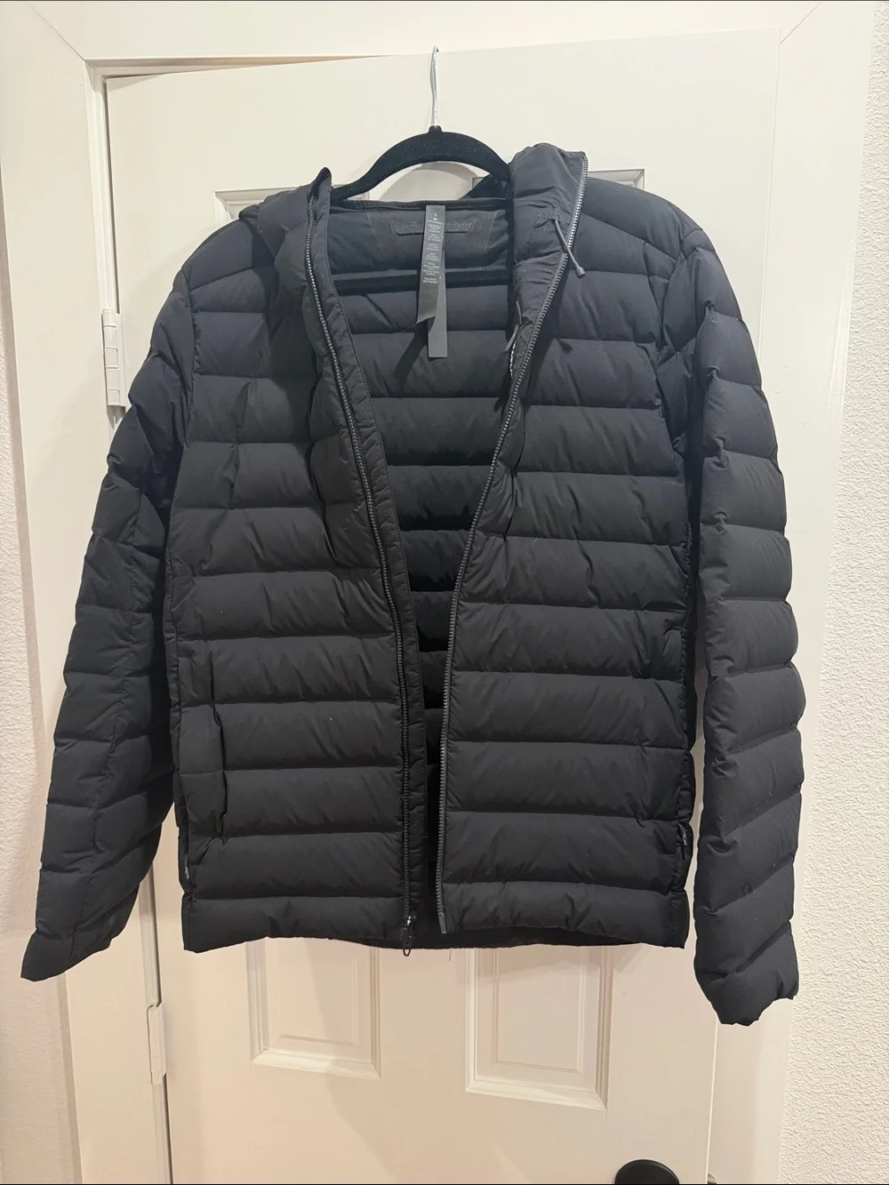 lululemon athletica Women's Black Hooded Puffer Jacket